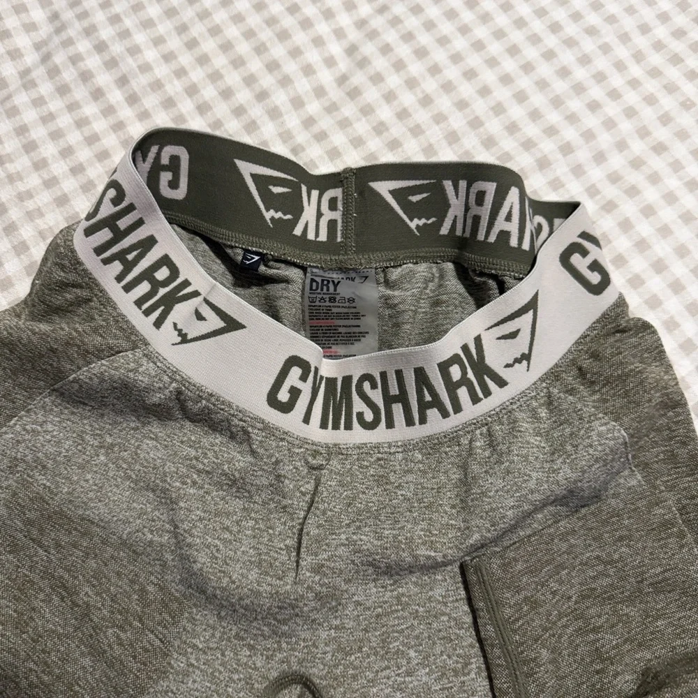 Gymshark Olive Leggings - Picture 3 of 3